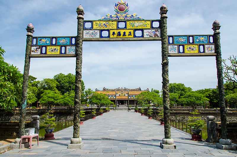 355 - Vietnam - Hue - Ciudadela Imperial - puerta ceremonial